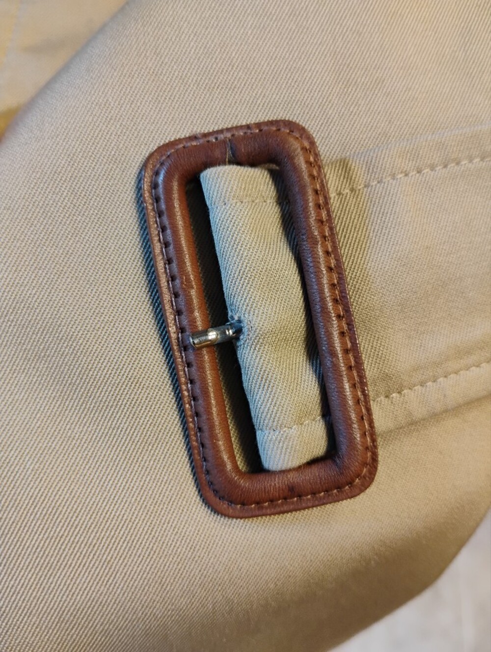 Vintage Burberry Beige Trench Coat with Removable Liner - Picture 9 of 16